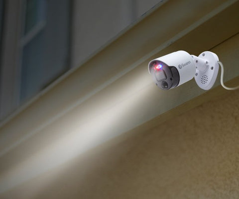 Mount cameras outdoors. Weatherproof design, IP66 rating. Built to withstand rain, snow & heat, all year round.